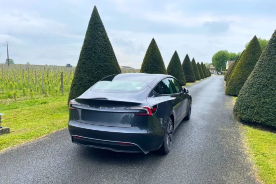 voiture tesla vtc toute distance au depart de bordeaux et de la metropole