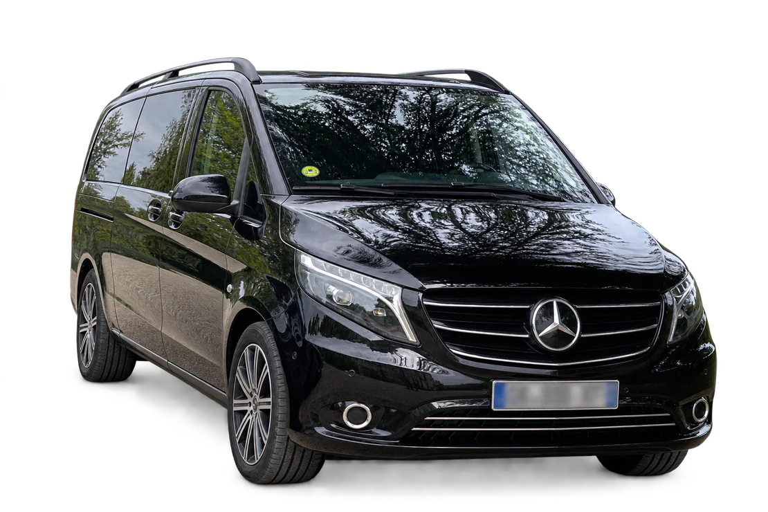 Van Mercedes Classe V noir vu de trois quarts avant sur fond transparent.